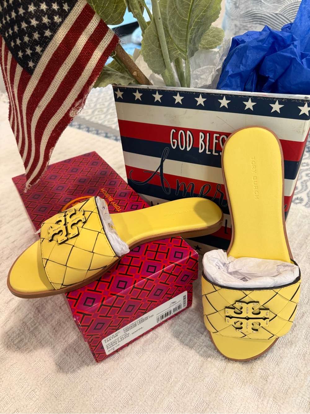 NIB Tory Burch Everly Slide, Nappa Leather in Vintage Lemon size 7